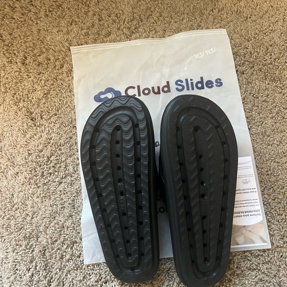 Brand new Cloud Slides - endless comfort for your feet! Black size 11. - Picture 2 of 6